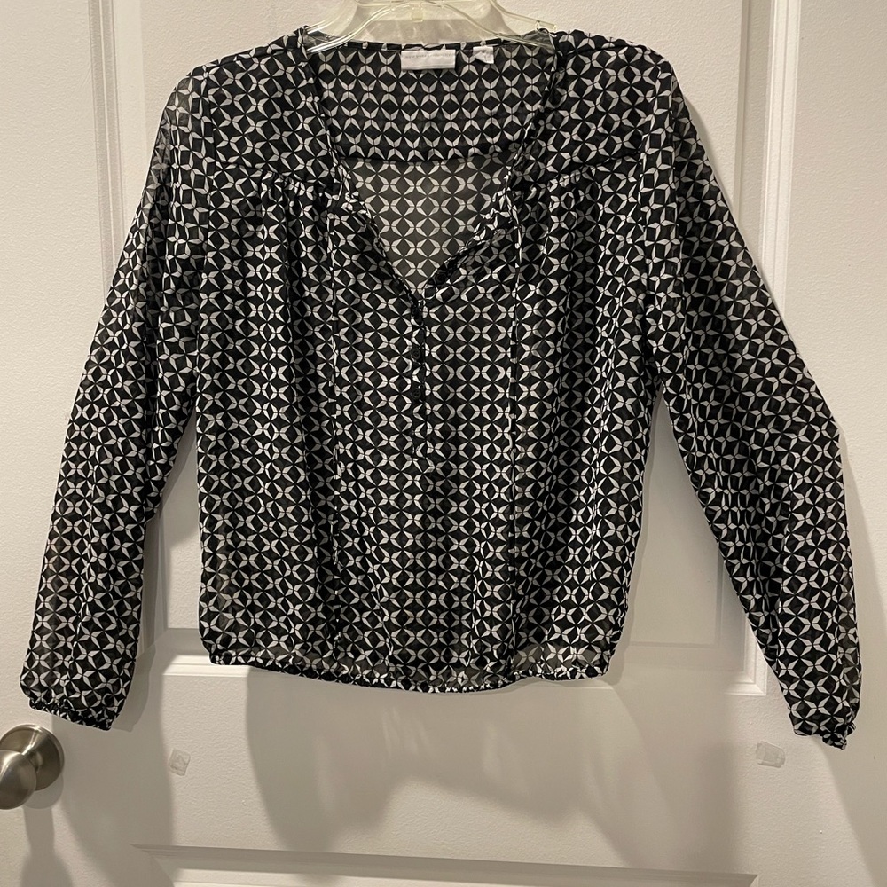 Casual top black / off white New York & company size small